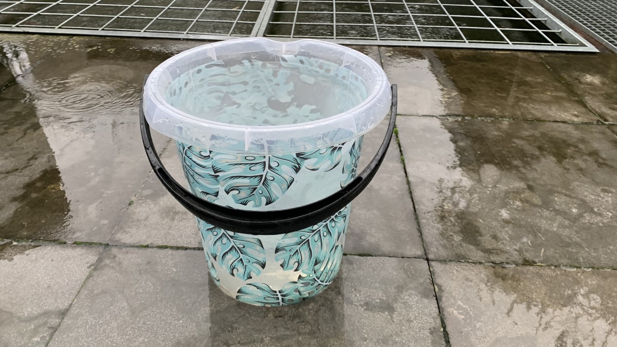 Emmer die bijna vol zit