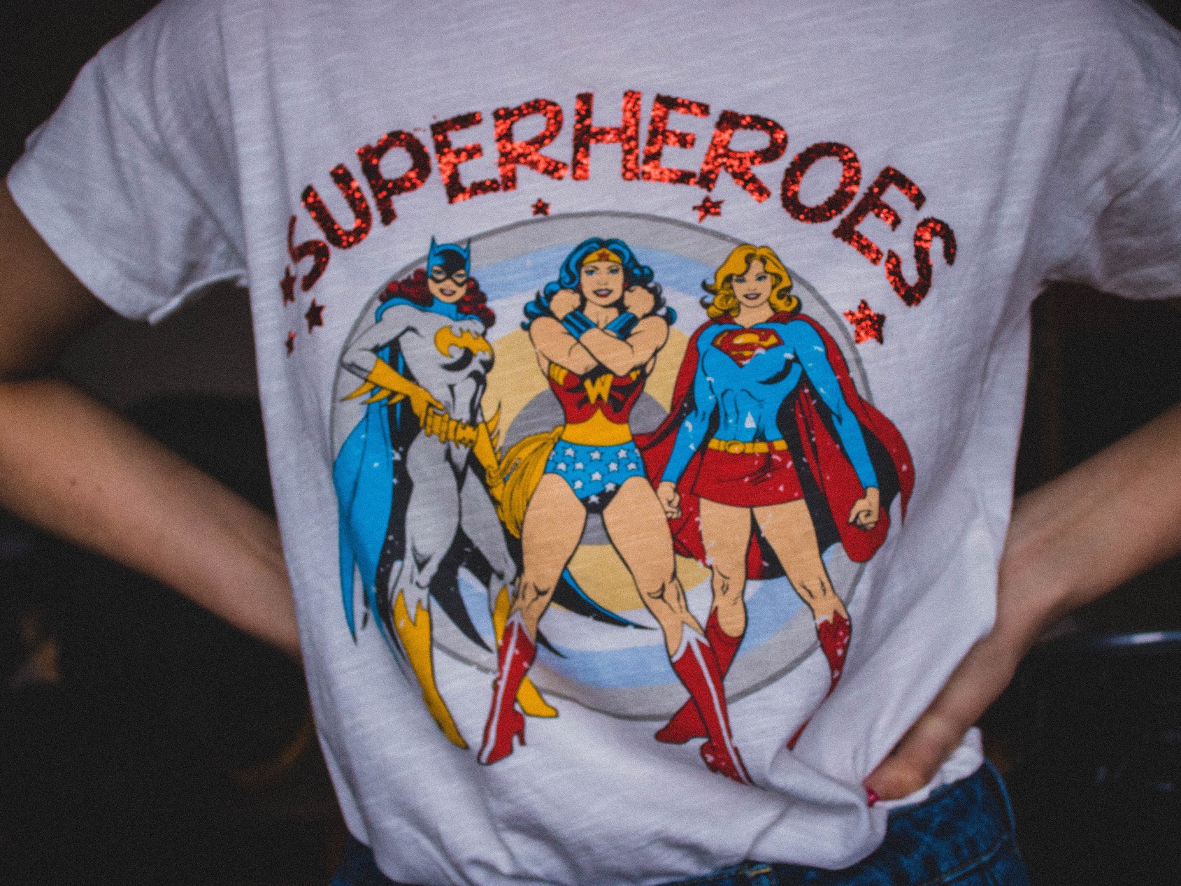 T-shirt met superhelden er op.